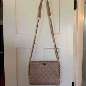 Elegant Tan Quilted Shoulder Bag